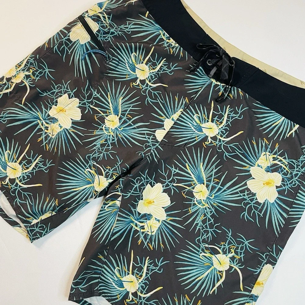 Patagonia Men's Board‎ Shorts Tropical Floral Print Black Blue Size 34